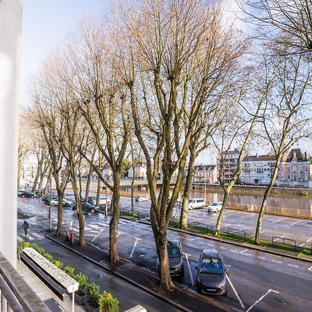 Le Gambetta - T3 Standing Avec Parking, Wifi, Netflix Apartment Laval  Bagian luar foto